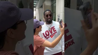 Puff Daddy shows love for fans by taking selfies in NYC! #diddy #puffdaddy #pdiddy