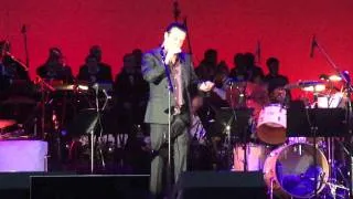 Mike Patton sings the Serge Gainsbourg song "Requiem pour un Con"