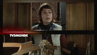 [TRAILER] Elle boit pas, elle fume pas, elle drague pas mais... elle cause (English subtitles)