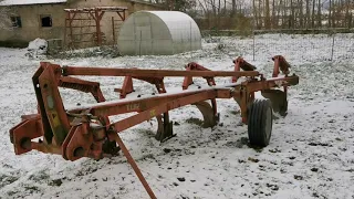 Jak przerobiłem pług Unia Grudziądz żeby zakrywał za kołem traktora. Porównanie z Kuhn multimaster.