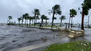 Ian vuelve a ser huracán en el Atlántico de EEUU rumbo a las Carolinas