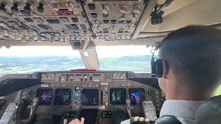 The queen of the sky,  BOEING 747 landing in liege piloting by @serdru747