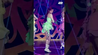 'Smart' (LE SSERAFIM - HUH YUNJIN) FanCam Mirrored #Huh_Yunjin #LE_SSERAFIM