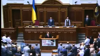 Олег Ляшко заставил Порошенко петь гимн в Раде!2015