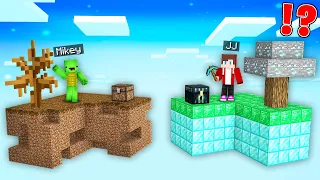 Poor Mikey vs Rich JJ SKYBLOCK Survival Battle in Minecraft (Maizen)