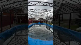 Навес над бассейном из поликарбоната