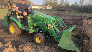 moving some dirt with a John deere 1025r