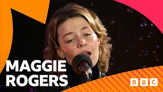 Maggie Rogers - The Kill (Radio 2 Jo Whiley Sofa Session)