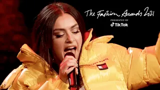Charli XCX - '1999' at The Fashion Awards 2021 presented by TikTok | Tommy Hilfiger Show #Shorts