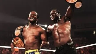 Primo & Epico vs. Kofi Kingston & R-Truth - WWE Tag Team