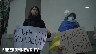 "Put Sanctions on Putin" Kyiv Ukraine Protesters Demand