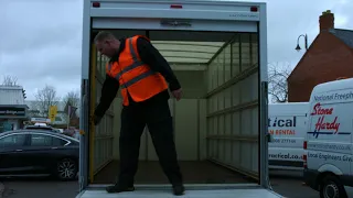 How to operate a Luton Tail Lift