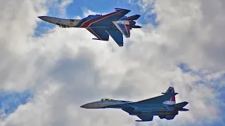 "Русские витязи" на новых Су-35С: пилотаж на МАКС-2021. Радиопереговоры в прямом эфире.