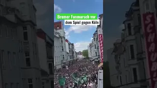 Tausende Werder Bremen Fans mit einem Fanmarsch vor dem letzten Heimspiel gegen den 1. FC Köln!