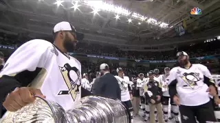 Penguins hoist the Stanley Cup