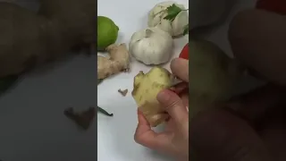 How to peel ginger? #shorts #shortvideo #hack #hinzcooking #tips