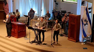 “Elohim Lanu Machaseh Va’oz” by Jim & Amy White and Shuvah Yisrael Worship (February 14, 2021)