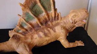 Sculpting a Dimetrodon with Clay