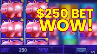 $250 MAX BET BONUS! PIGGY BANKIN HIGH LIMIT SLOT MACHINE AT THE COSMOPOLITAN IN LAS VEGAS