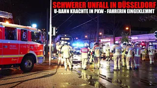 [SCHWERER UNFALL MIT EINGEKLEMMTER PERSON!] - U-Bahn & PKW kollidiert ~ Feuerwehr Düsseldorf -