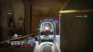 Destiny 2 Sentinel Titan vs Hammer Titan :D