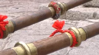 Tibet: Tibetan Monks - Playing Long Horn - Longhorn