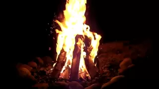 Crackling Campfire on Lake Superior (real time!)