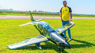 GIANT PC-21 TURBOPROP TOMAHAWK AVIATION RC TURBINE MODEL FLIGHT DEMONSTRATION