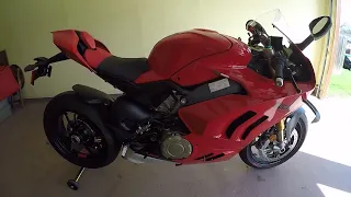 Ducati V4S Stock Engine Sound:  Neutral vs. in Gear