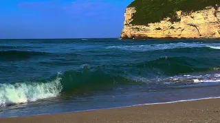 Relaxing Music and Sea Wave Sounds: Tranquil Moments by the Sea [HDR]