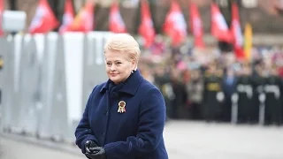 Prezidentė dalyvauja trijų Baltijos valstybių vėliavų pakėlimo ceremonijoje ir sako kalbą