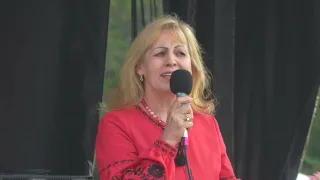 Оля Ліщинська поема «Україна як голгота» @ День Незалежності, Centennial Park Toronto 2023-8-19