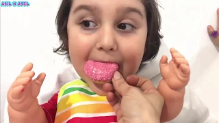Emzikli bebek pamuk şekerin tadını beğenmedi çikolata istedi Asel vermedi #funnyvideo