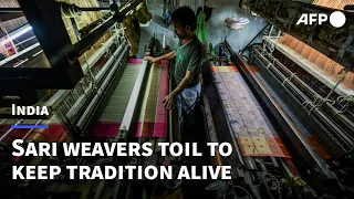 Indian sari weavers toil to keep tradition alive | AFP