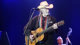 Willie Nelson & Family / Mama don't let your babies grow up to be cowboys / Humphreys SD, CA 5/15/19