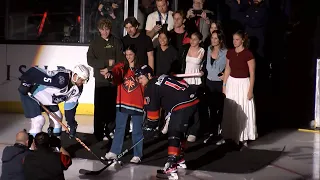 American Idol's Abi Carter sings national anthem, drops puck at Firebirds playoff game