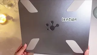 An unboxing video of Lention laptop stand