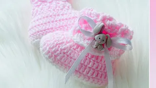 Crystal waves crochet stitch baby booties, cuffed baby shoes, SUPER EASY PATTERN MUST to match set