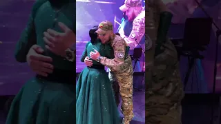 Мобилизованный солдат сделал сюрприз маме на концерте Ильсии Бадретдиновой