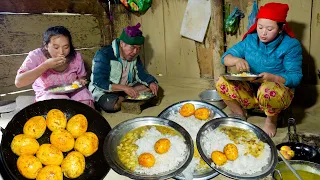 Boiled Fry Egg Recipe & Potato Lentils With Rice Cooking & eating in Village Kitchen || Village Vlog