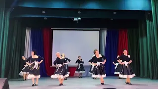 Танцевальный коллектив «Цикламен» танец «Пластиночка»