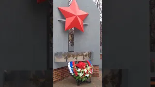 Памятник Победы посёлок  Петра Дубрава