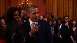 President Obama Sings "Sweet Home Chicago"