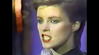 Sheena Easton - I Wouldn't Beg For Water (Merv '82)