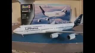 Revell 1/144 747-8 Lufthansa new livery assembly | Scale Model Sniper