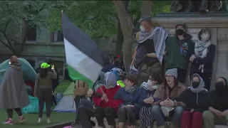 Police in riot gear clear out pro-Palestinian protesters on UPenn's campus