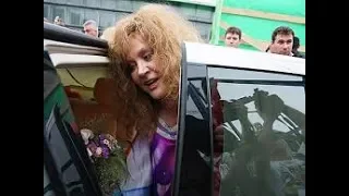 ГОЛ*АЯ Пугачева совсем СОШ*ЛА С УМА и снова ОПОЗ*ОРИЛАСЬ!!!