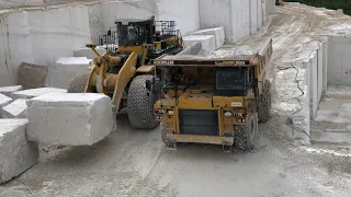 Komatsu WA900 Wheel Loader Loading Marble Blocks On Caterpillar 775E Dumpers - Birros Marbles