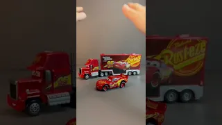 Lightning McQueen inside Mack Transporter Truck #disneycars #cars #lightningmcqueen #tomica