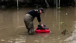 Потужна нічна злива: у Херсоні рятувальники відкачують воду з підтоплених вулиць